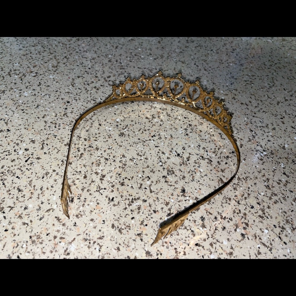 Crown - Picture 3 of 6